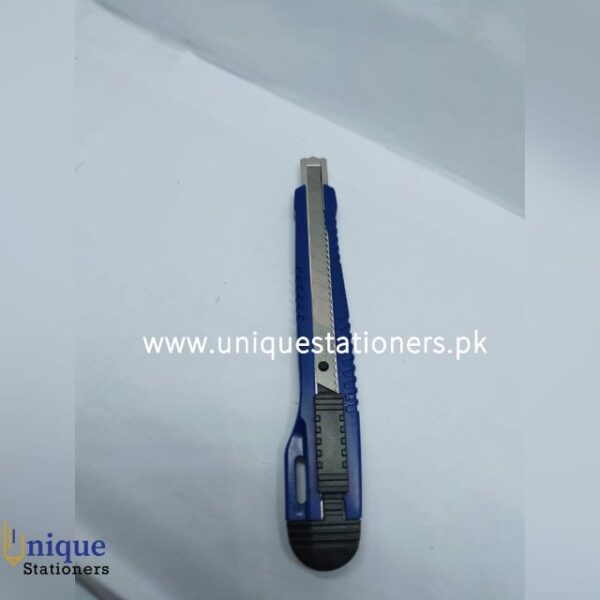 small cutter-sharp cutter-paper cutter- staionery in Pakistan-cheap cutter-smooth cutter